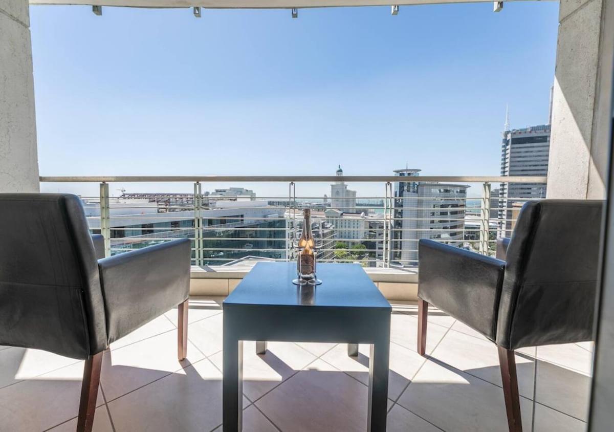 Apartment Luxury Living At The Icon