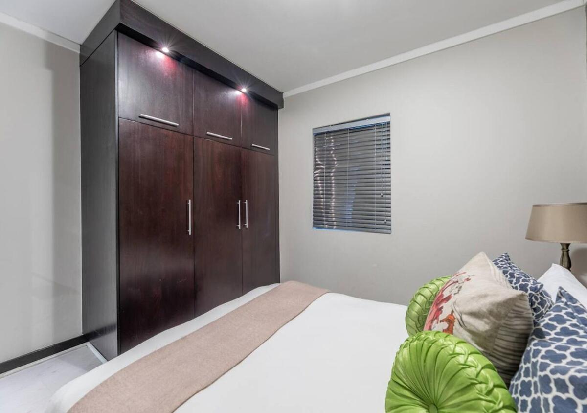 Apartment Luxury Living At The Icon *