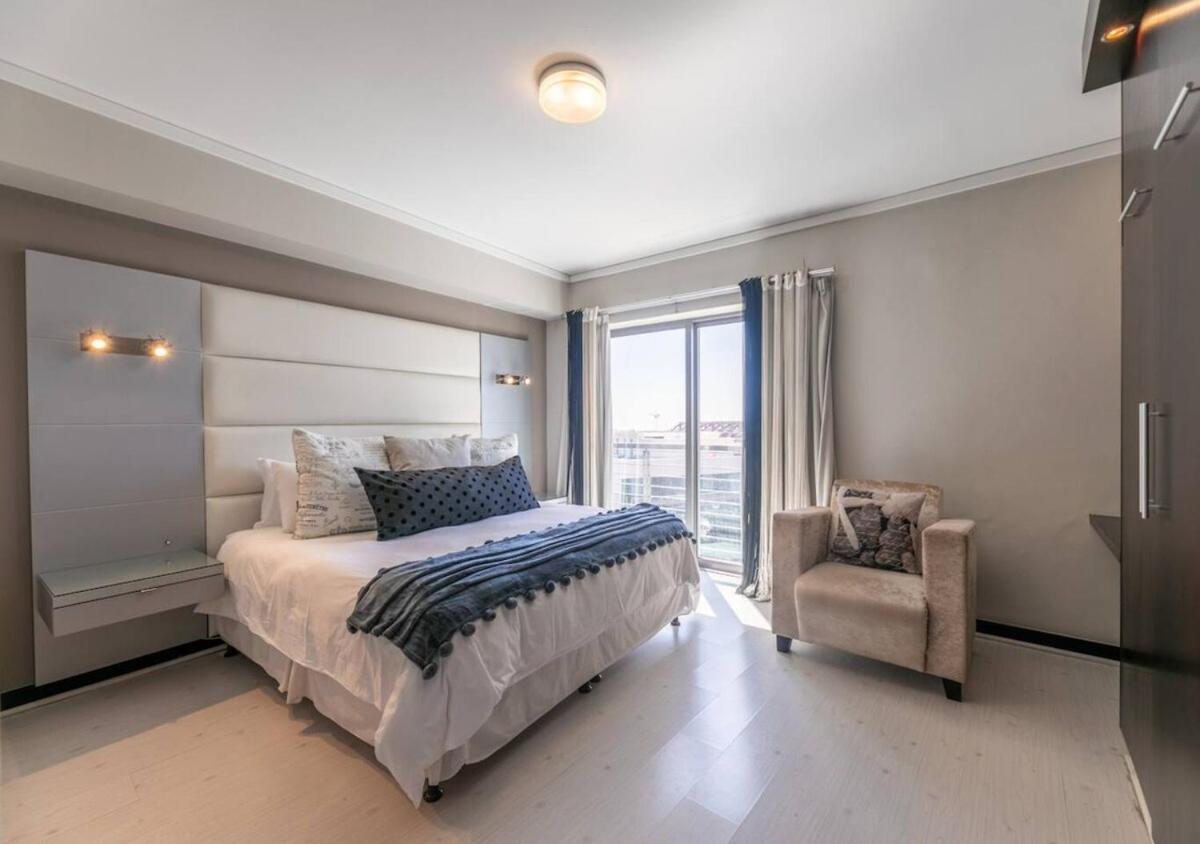 Luxury Living At The Icon Apartment