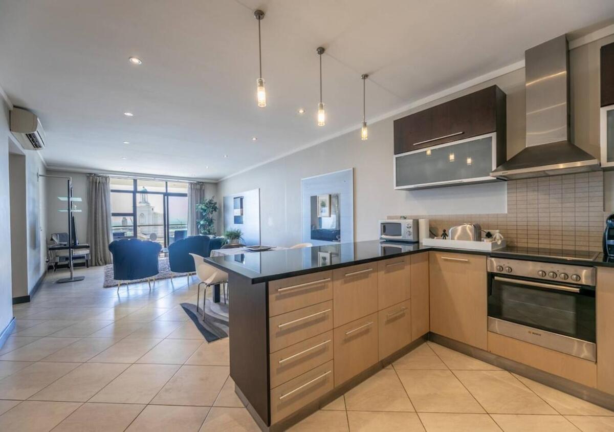 Luxury Living At The Icon *