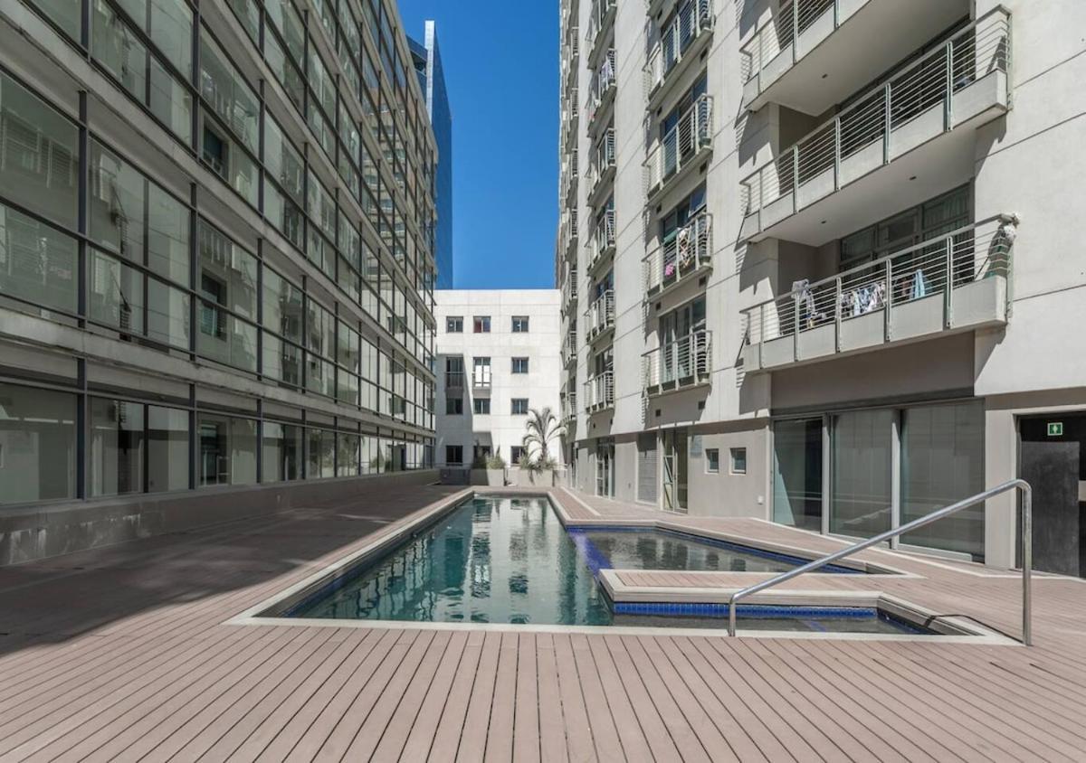Luxury Living At The Icon * Cape Town