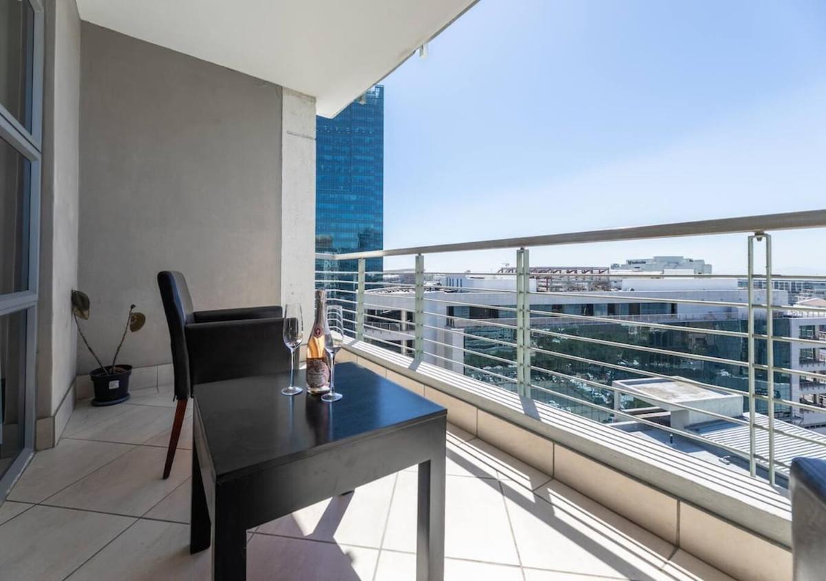 Apartment Luxury Living At The Icon *
